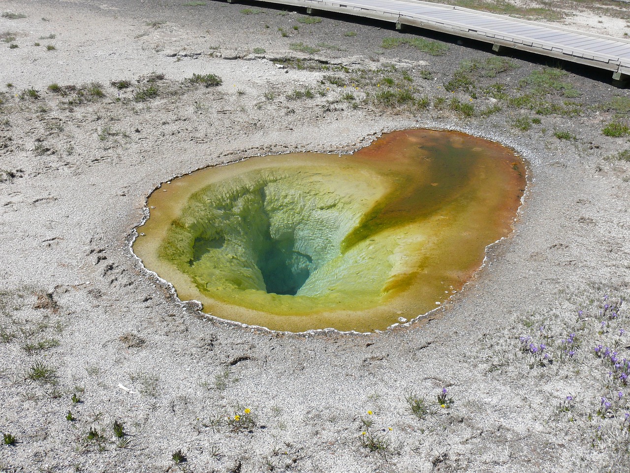 黃石公園火山最新動態(tài)，監(jiān)測與研究進(jìn)展揭秘
